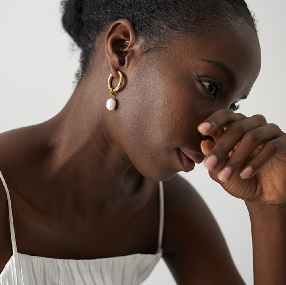 Exquisite Dangle Pearl Earrings - Picture 6 of 7